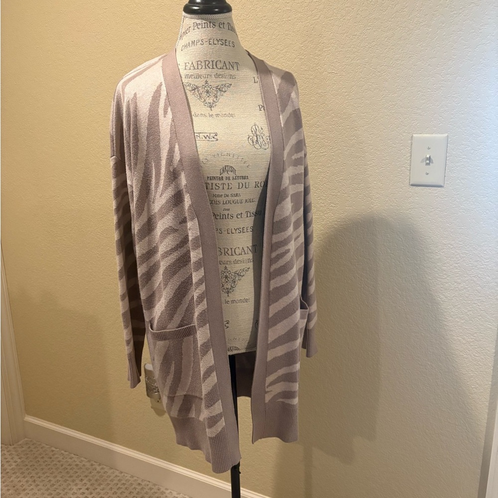 cupcakes & cashmere Beige Patterned Cardigan